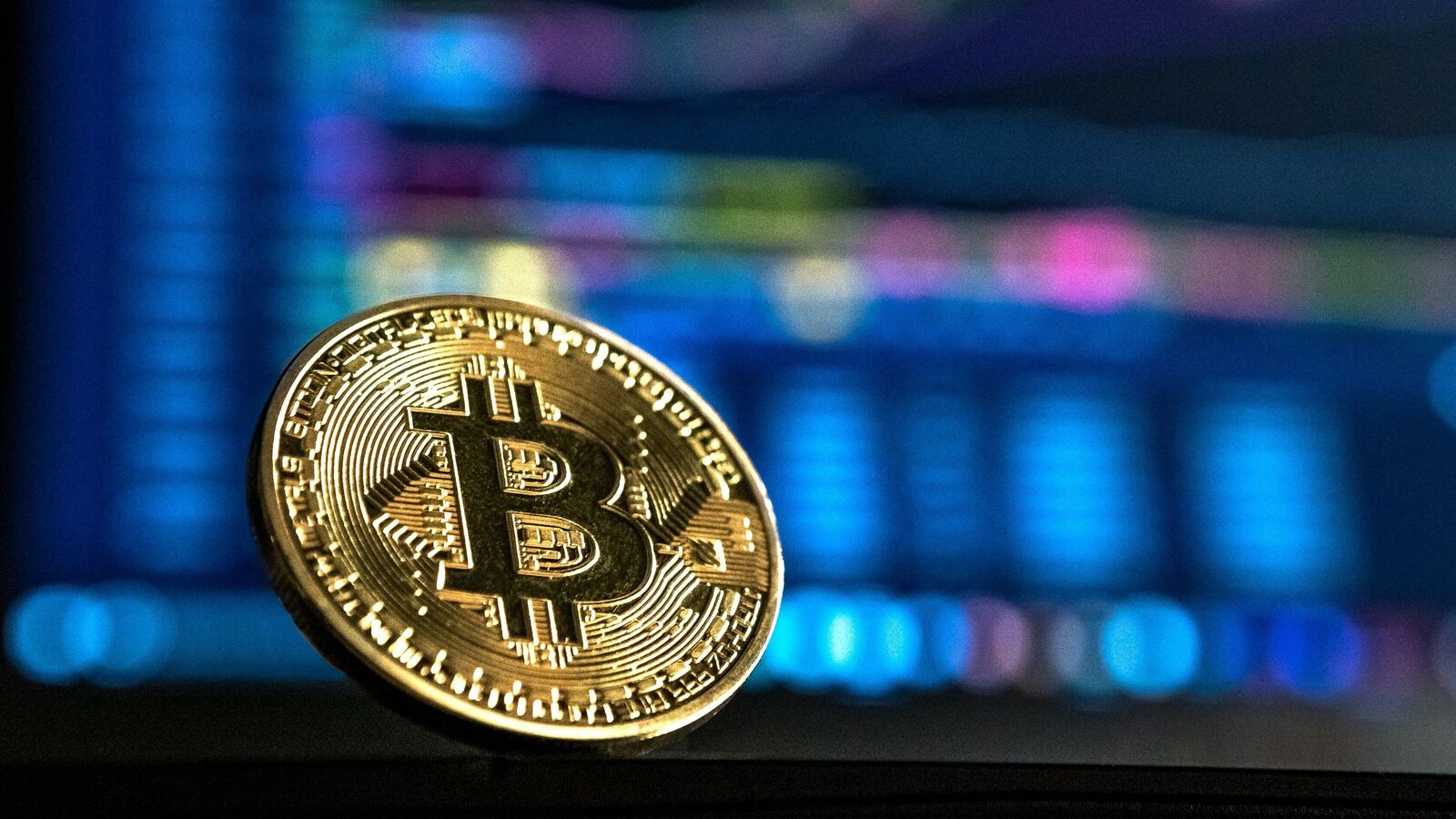 Bitcoin rises to the $71,000 level today;  What drives the rally?