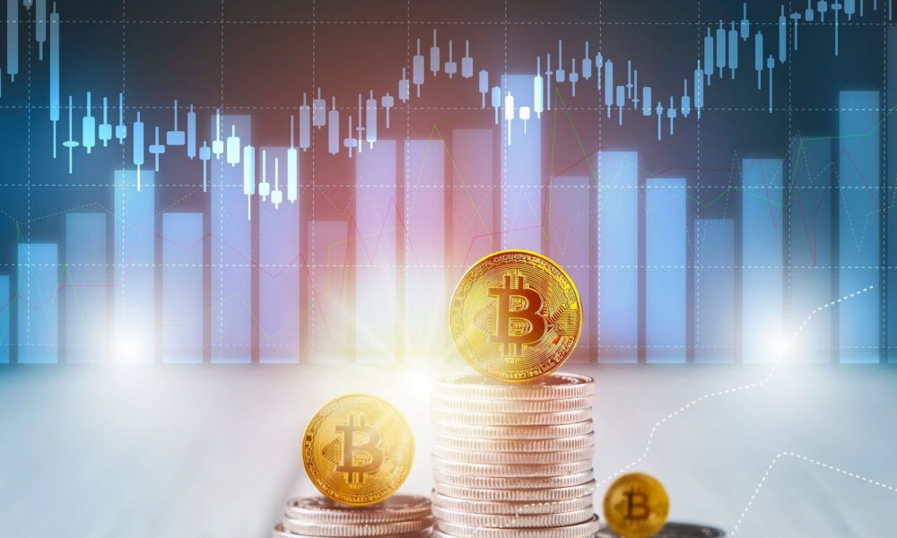 Cryptocurrencies benefit from positive political developments, the downtrend in stocks intensifies