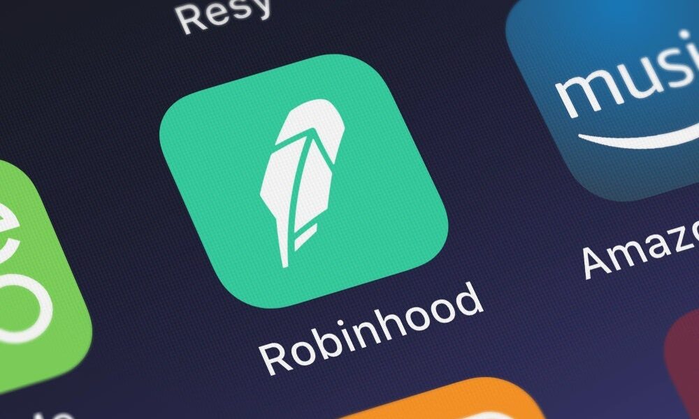 Robinhood Cryptocurrency Trading Volume Plunged 57% in April - Robinhood Markets (NASDAQ:HOOD)