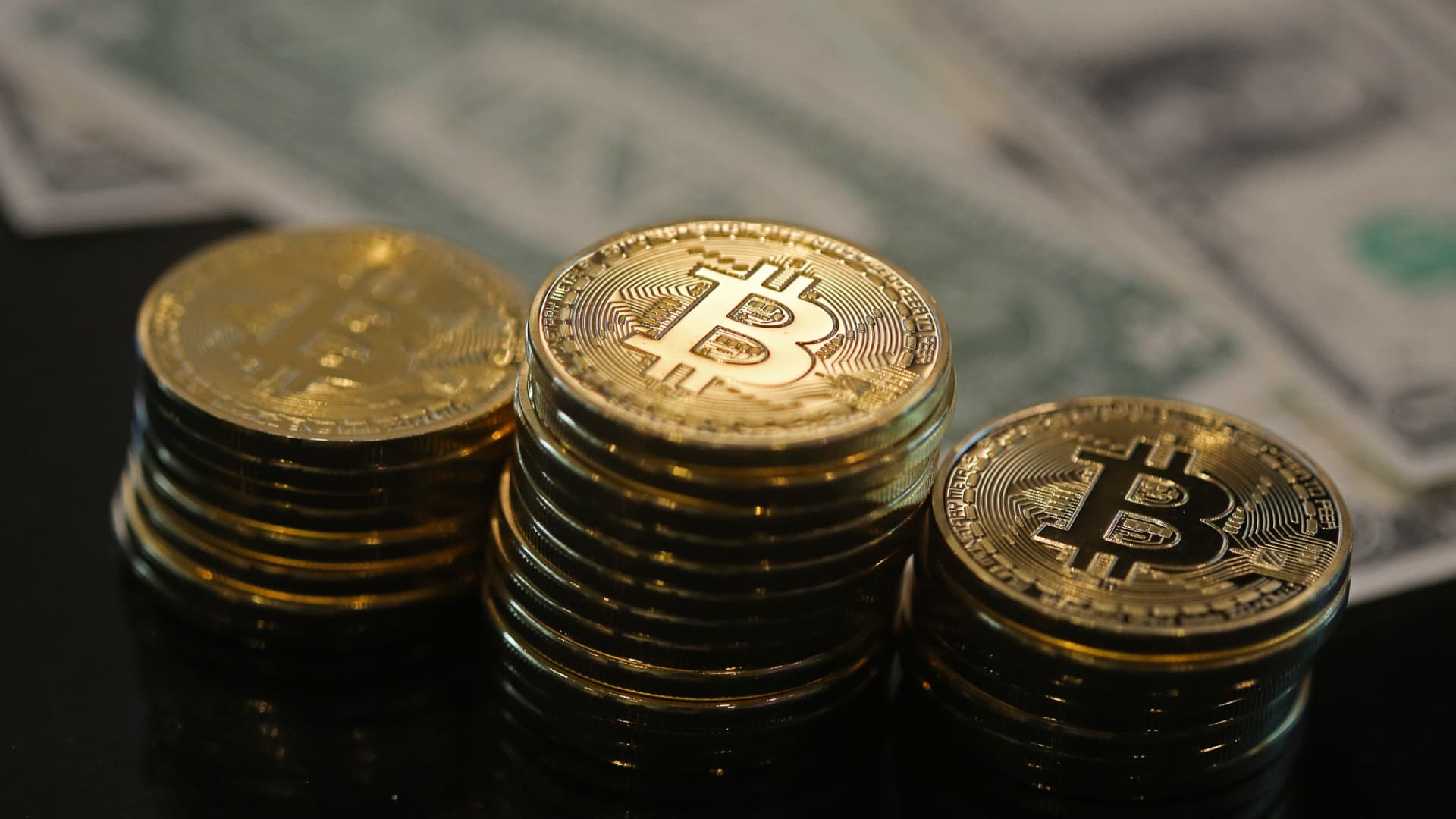 Crypto Investors Prepare for a Busy Quarter With Bitcoin Halving, Ether ETF Updates and Potential Rate Cuts