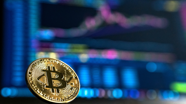 Bitcoin volatility increases as traders brace for potential price swings