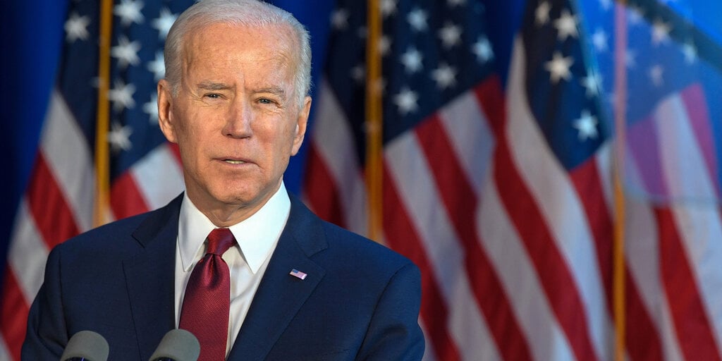 Biden's Election Prospects Slump on Crypto Markets After Obama's Concerns Are Raised