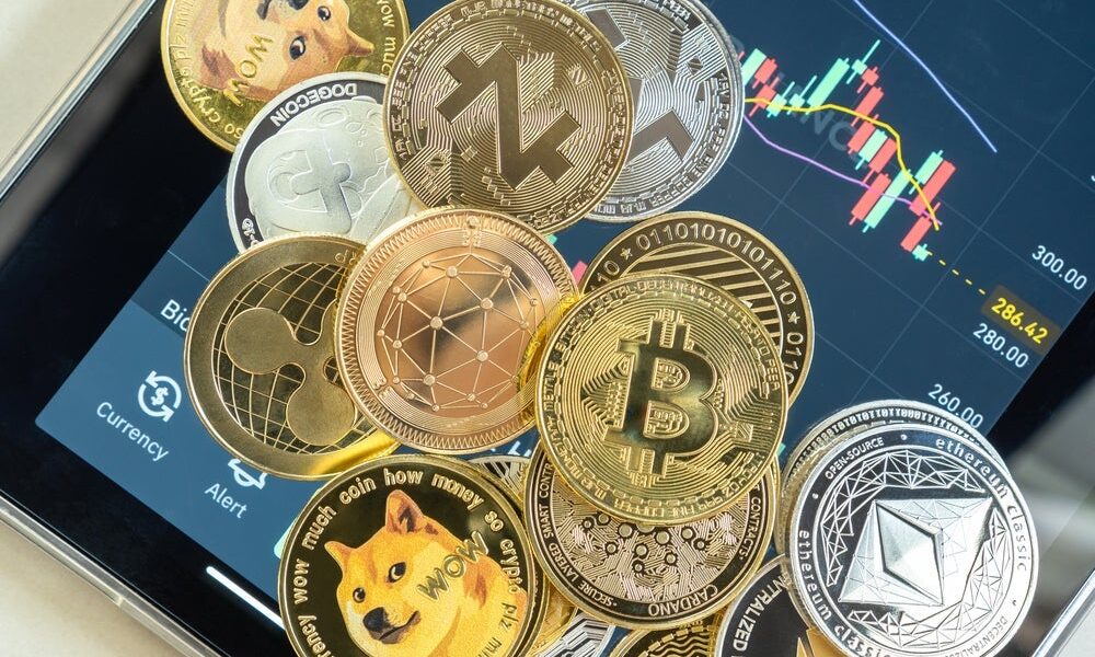 Bitcoin, Ethereum, Dogecoin in the Green as Whale Transactions Surge: "Crypto Markets Will Be Boring for the Next 2-3 Months"