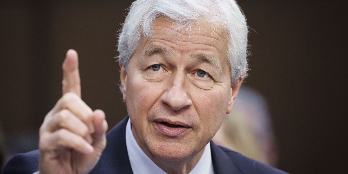 Jamie Dimon Calls Bitcoin a Useless ‘Pet Rock’ at Davos